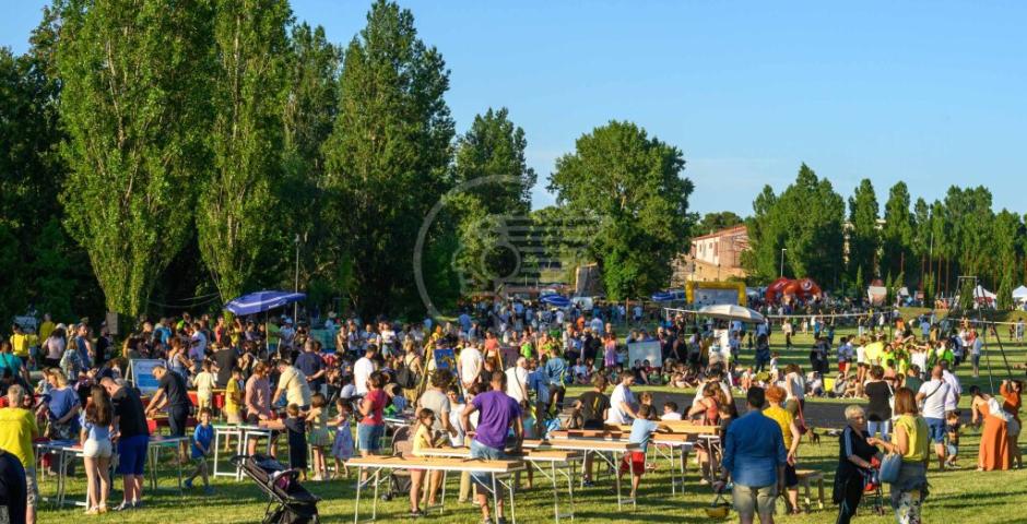 “Insieme nel parco…che spettacolo!”, pienone al parco. Successo per la prima festa di comunità di Riccione “Insieme nel parco…che spettacolo!”, pienone al parco. Successo per la prima festa di comunità di Riccione