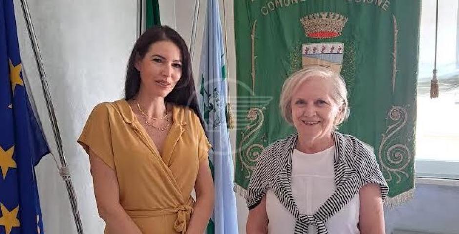 L'on. Beatriz Colombo(FdI) incontra il Commissario Rita Stentella L'on. Beatriz Colombo(FdI) incontra il Commissario Rita Stentella