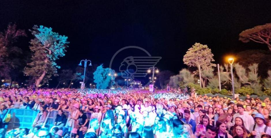 Rimini dà il via all'estate con le hit dei big della musica italiana. Da Fedez ai Pinguini Tattici Nucleari, buona la prima per il Tezenis Summer Festival Rimini dà il via all'estate con le hit dei big della musica italiana. Da Fedez ai Pinguini Tattici Nucleari, buona la prima per il Tezenis Summer Festival