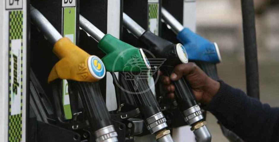 Federconsumatori: "Ricadute per quasi 350 euro a famiglia col caro benzina" Federconsumatori: "Ricadute per quasi 350 euro a famiglia col caro benzina"