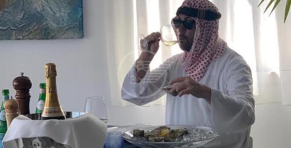 Arriva l'emiro: ristorante aperto solo per lui, pranzo con ostriche e champagne Arriva l'emiro: ristorante aperto solo per lui, pranzo con ostriche e champagne