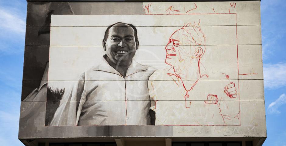 Procede il lavoro di Edoardo Ettorre, il giovane artista che con mano sapiente sta realizzando un grande murale su tutta la ‘parete Nord’ Procede il lavoro di Edoardo Ettorre, il giovane artista che con mano sapiente sta realizzando un grande murale su tutta la ‘parete Nord’