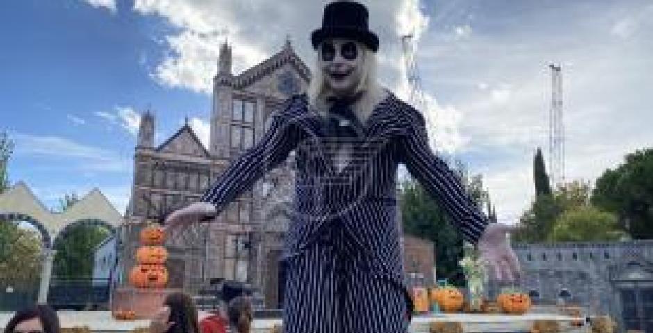 L’ex stazione di via Pascoli si trasforma in “Halloween Express”, fra passeggiate culturali e giochi per bambini Dall’omaggio a Mastroianni ai motori con Malle Mutòr L’ex stazione di via Pascoli si trasforma in “Halloween Express”, fra passeggiate culturali e giochi per bambini Dall’omaggio a Mastroianni ai motori con Malle Mutòr