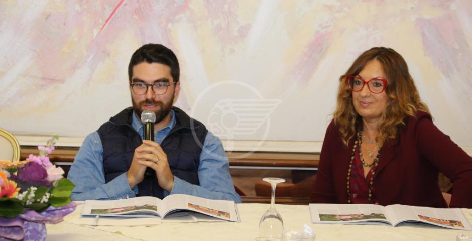 Presentato il numero 70 di GeronimoMagazine nella sala congressi dell'Hotel Vienna Ostenda Presentato il numero 70 di GeronimoMagazine nella sala congressi dell'Hotel Vienna Ostenda