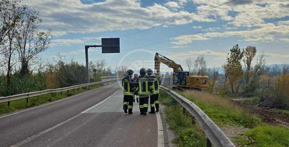 Rotta la conduttura del gas in via Trasversale Marecchia Rotta la conduttura del gas in via Trasversale Marecchia