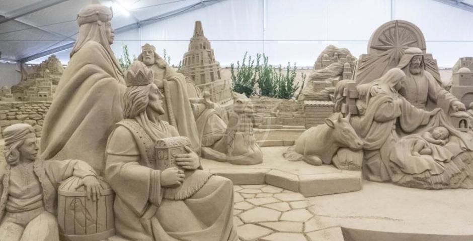 La magia del Natale si accende sul mare d'inverno. Inaugurati il presepe di sabbia e l’Ice village La magia del Natale si accende sul mare d'inverno. Inaugurati il presepe di sabbia e l’Ice village