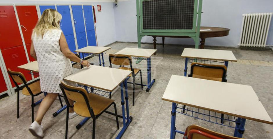 Potere al Popolo: "A chi giova una scuola nel nulla?" Potere al Popolo: "A chi giova una scuola nel nulla?"