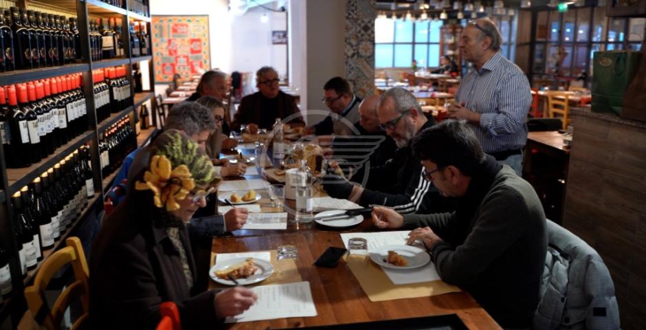 Il panettone artigianale della pasticceria Il Duomo, vince la gara annuale organizzata per il sesto dal ristorante L'Artrov Il panettone artigianale della pasticceria Il Duomo, vince la gara annuale organizzata per il sesto dal ristorante L'Artrov