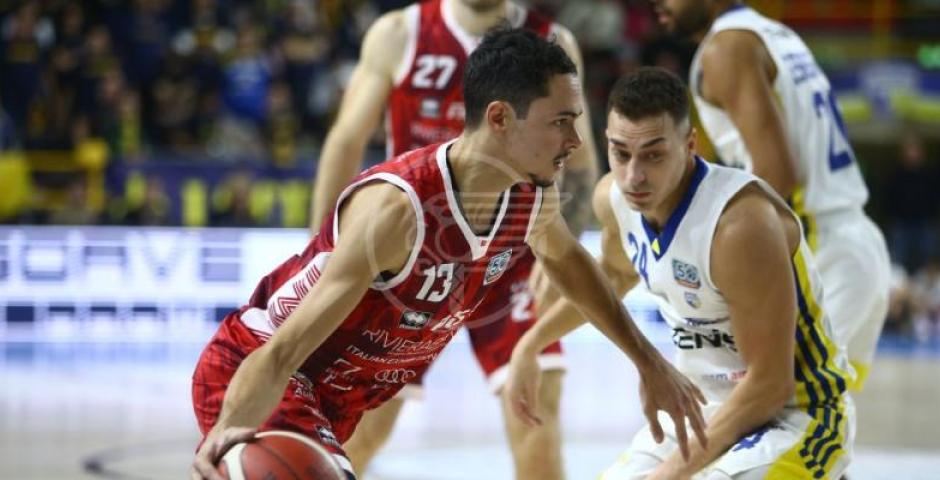 Basket - Secondo stop consecutivo per Rbr fermata al PalaOlimpia da Tezenis Verona (76 a 70) Basket - Secondo stop consecutivo per Rbr fermata al PalaOlimpia da Tezenis Verona (76 a 70)