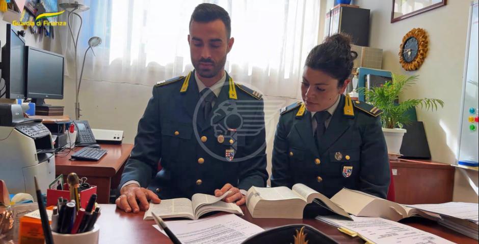 La Guardia di Finanza sequestra 24,5 milioni di euro, ad un soggetto sospettato di appartenere al clan dei casalesi La Guardia di Finanza sequestra 24,5 milioni di euro, ad un soggetto sospettato di appartenere al clan dei casalesi