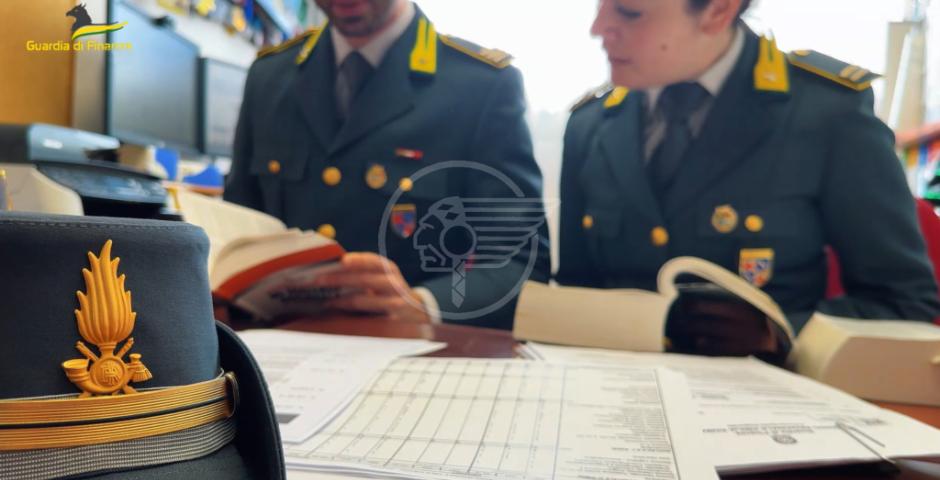 La Guardia di Finanza sequestra 24,5 milioni di euro, ad un soggetto sospettato di appartenere al clan dei casalesi La Guardia di Finanza sequestra 24,5 milioni di euro, ad un soggetto sospettato di appartenere al clan dei casalesi