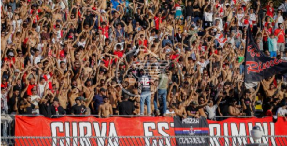 Calcio - Stasera in campo il Rimini contro l'Arezzo. Tornano anche gli ultras, che in questa nota spiegano il proprio punto di vista Calcio - Stasera in campo il Rimini contro l'Arezzo. Tornano anche gli ultras, che in questa nota spiegano il proprio punto di vista
