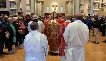 San Gaudenzo: il tradizionale incontro del Vescovo, mons. Nicolò Anselmi, con le autorità civili e militari cittadine San Gaudenzo: il tradizionale incontro del Vescovo, mons. Nicolò Anselmi, con le autorità civili e militari cittadine