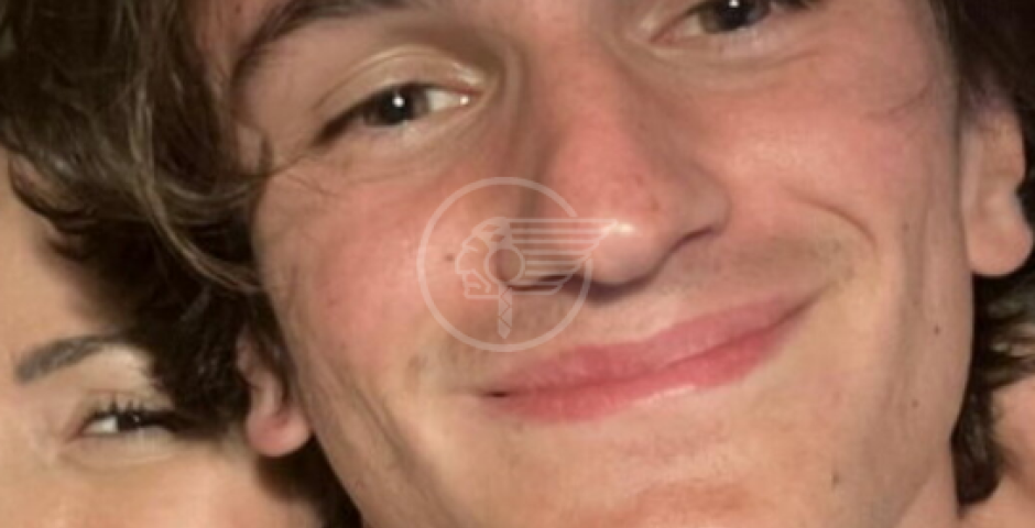 Cade dalla moto e muore sul colpo nel tardo pomeriggio. Evan Oscar Delogu, aveva solo 18 anni  Cade dalla moto e muore sul colpo nel tardo pomeriggio. Evan Oscar Delogu, aveva solo 18 anni