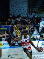 Basket-Verona senza amore per Rimini. La Dole battuta in trasferta dalla Tezenis 96 a 84 Basket-Verona senza amore per Rimini. La Dole battuta in trasferta dalla Tezenis 96 a 84