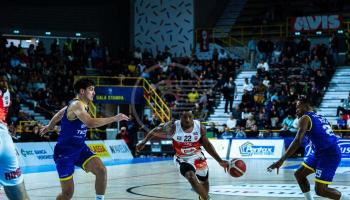 Basket-Verona senza amore per Rimini. La Dole battuta in trasferta dalla Tezenis 96 a 84 Basket-Verona senza amore per Rimini. La Dole battuta in trasferta dalla Tezenis 96 a 84