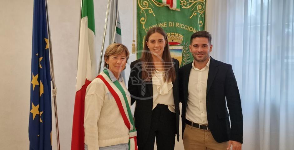 La sindaca Angelini e l’assessore Imola incontrano la campionessa italiana di triathlon Asia Mercatelli La sindaca Angelini e l’assessore Imola incontrano la campionessa italiana di triathlon Asia Mercatelli