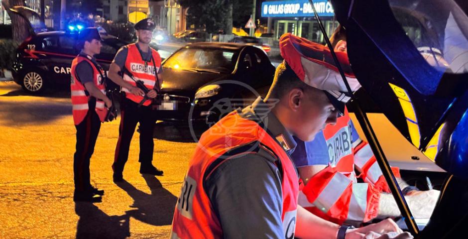 Fuga in auto con inseguimento sulle strade della Valmarecchia. Prezzo da pagare 40 punti in meno sulla patente, multa salata e denuncia sporta dai Carabinieri Fuga in auto con inseguimento sulle strade della Valmarecchia. Prezzo da pagare 40 punti in meno sulla patente, multa salata e denuncia sporta dai Carabinieri