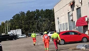 Muore al lavoro, cadendo dal tetto di un capannone per un cedimento operaio di 64 anni Muore al lavoro, cadendo dal tetto di un capannone per un cedimento operaio di 64 anni