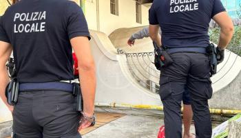 La Polizia Locale intensifica i controlli nella zona Alba. Arrestato uno spacciatore e tolleranza zero contro degrado e insicurezza urbana La Polizia Locale intensifica i controlli nella zona Alba. Arrestato uno spacciatore e tolleranza zero contro degrado e insicurezza urbana