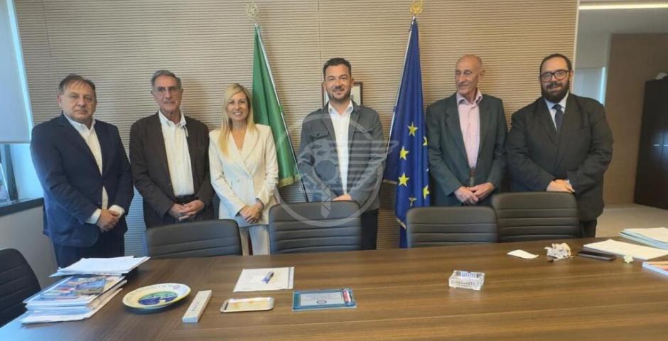 Spinelli: “Al Ministero dell’Ambiente un tavolo di confronto sul tema dei lupi in Italia” Spinelli: “Al Ministero dell’Ambiente un tavolo di confronto sul tema dei lupi in Italia”