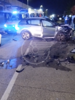 Incidente tra due auto con feriti a via Dell'Orzo. Uno dei conducenti si trovava alla guida ubriaco, con un tasso alcolemico del 2,35 Incidente tra due auto con feriti a via Dell'Orzo. Uno dei conducenti si trovava alla guida ubriaco, con un tasso alcolemico del 2,35